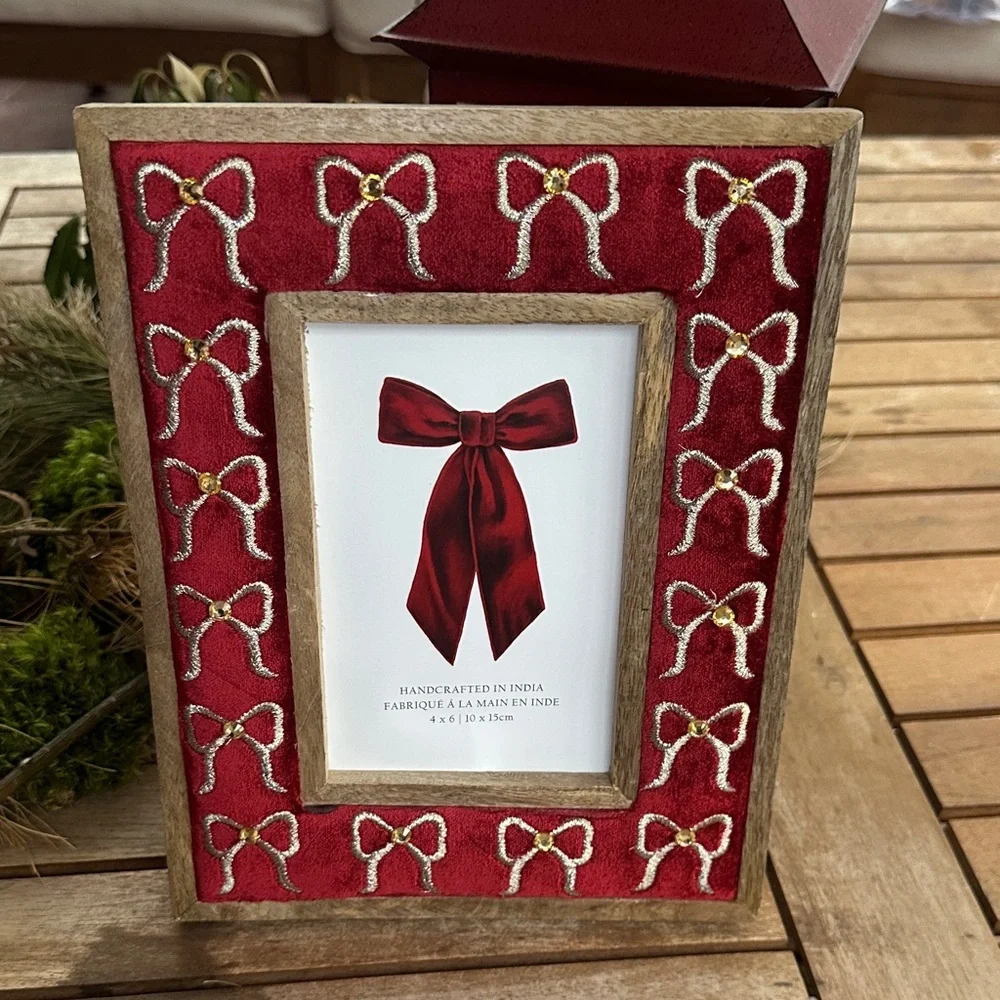 Made in India wooden velvet beaded bow 4” x 6” picture frame